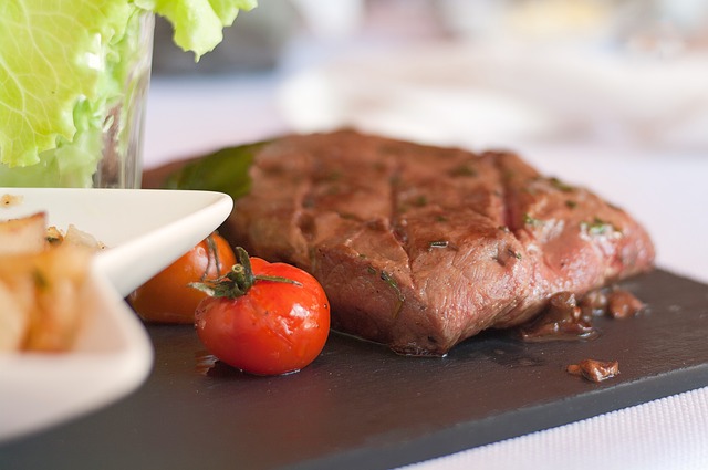 イノシトールを多く含む牛肉、トマト